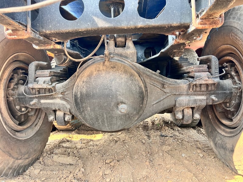 รถบรรทุกน้ำ NISSAN เครื่อง 225 แรง สองเพลา ปี 34 รถบรรทุกน้ำ NISSAN เครื่อง 225 แรง สองเพลา ปี 34