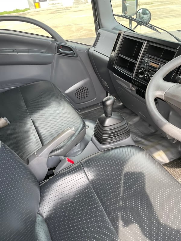 ISUZU NLR130 ตู้ทึบ ปี65 