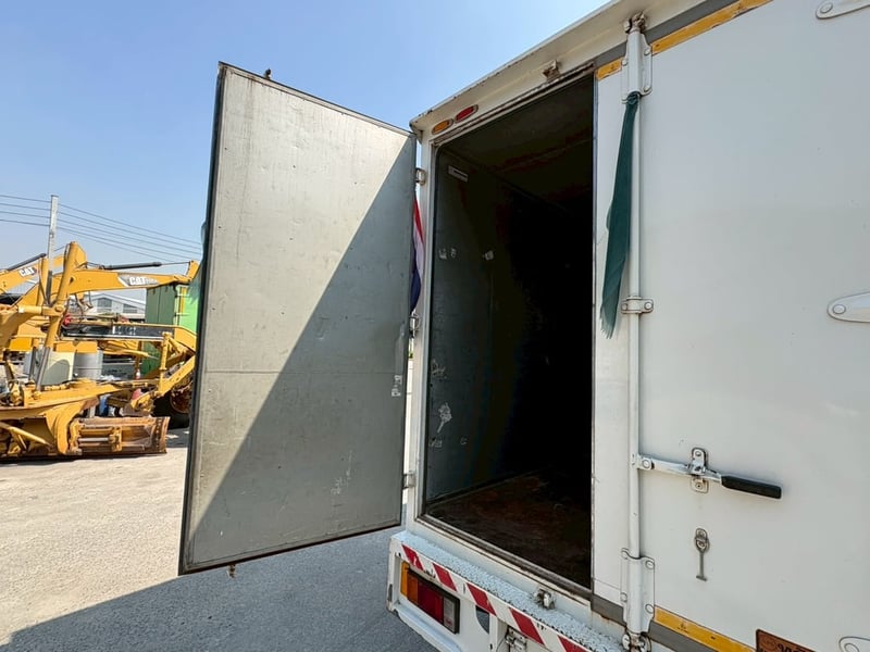 iSUZU NLR130 ตู้ทึบ ปี65 