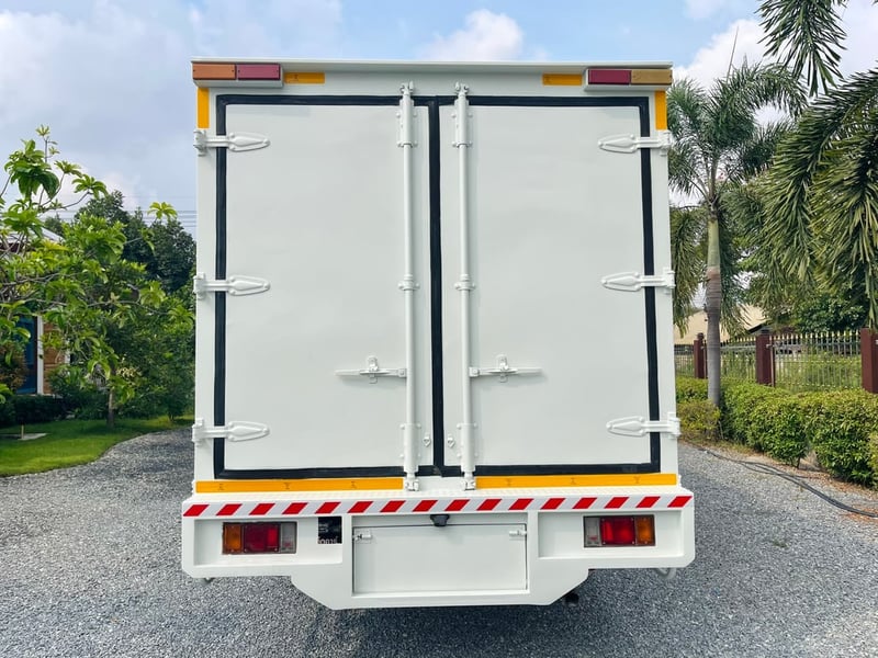 6 ล้อตู้แห้ง ISUZU NQR ปี 2547 เครื่อง 150