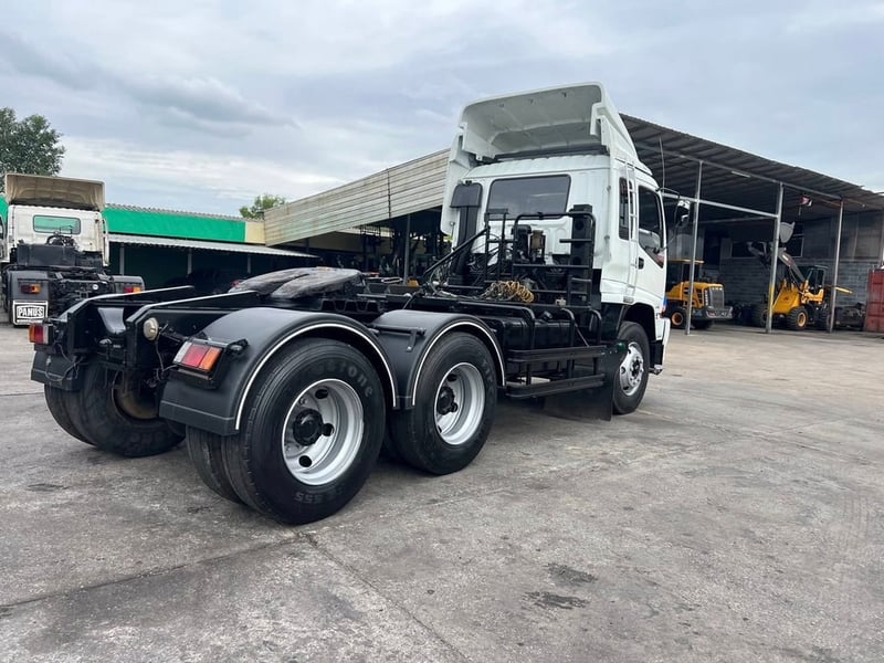 ISUZU GXZ320 ปี52  รถบรรทุก 10ล้อ หัวลาก เฉพาะหัว ปี2009 เลขไมล์น้อยกว่า 500,000 กม.