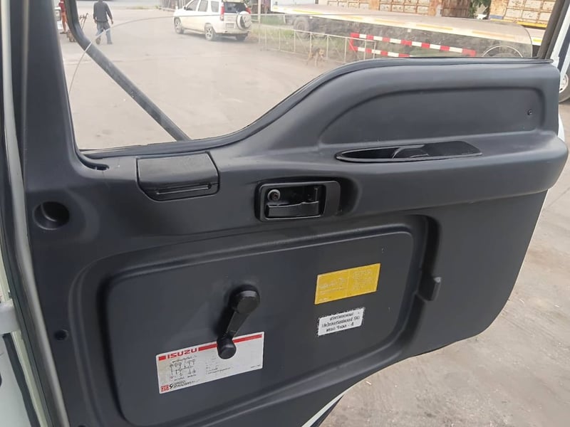 ขายสิบล้อดั้ม อีซูซุ เดก้า 320แรง ปี 2550 รุ่น Max โหลด  ปั้มสามมิตร 