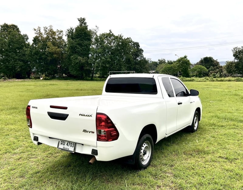 Toyota REVO 2.4 ปี 2016  รถสวยๆ  เล่มพร้อมโอน 