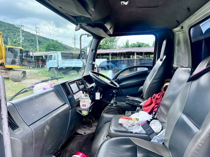 ISUZU FRR 210 ลงเครื่องนอก 240 แรง แจ้งลงเล่มแล้ว ISUZU FRR 210 ลงเครื่องนอก 240 แรง แจ้งลงเล่มแล้ว