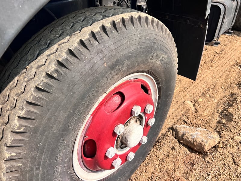 รถบรรทุกน้ำ NISSAN เครื่อง 225 แรง สองเพลา ปี 34 รถบรรทุกน้ำ NISSAN เครื่อง 225 แรง สองเพลา ปี 34