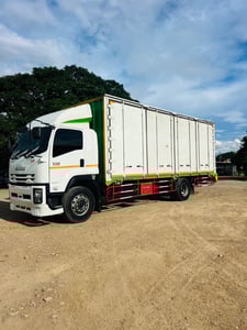 ISUZU FTR240  รถบรรทุก 6ล้อ ตู้แห้ง ปี 63 