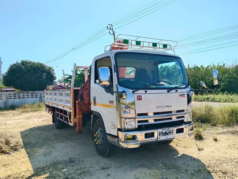 ISUZU NQR 175 ปี 57 เฮี๊ยบ 3 ตัน ยาว 5.50 ม