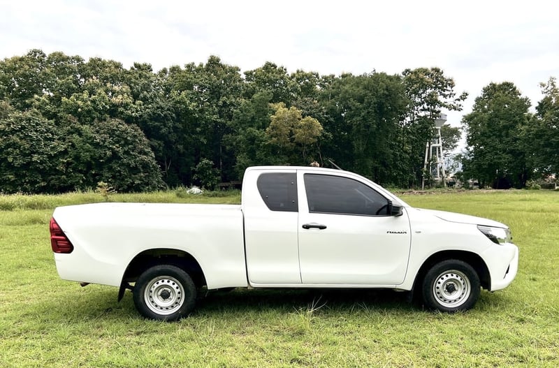 Toyota REVO 2.4 ปี 2016  รถสวยๆ  เล่มพร้อมโอน 