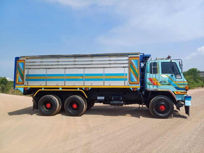 Isuzu Rocy 10 ล้อดั้มพ์ (2เพลา) 195แรง ปี41 