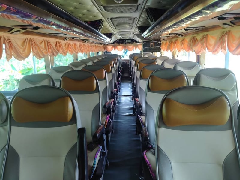 รถบัส พร้อมใข้งาน ราคา 750,000 รถบัส พร้อมใข้งาน ราคา 750,000