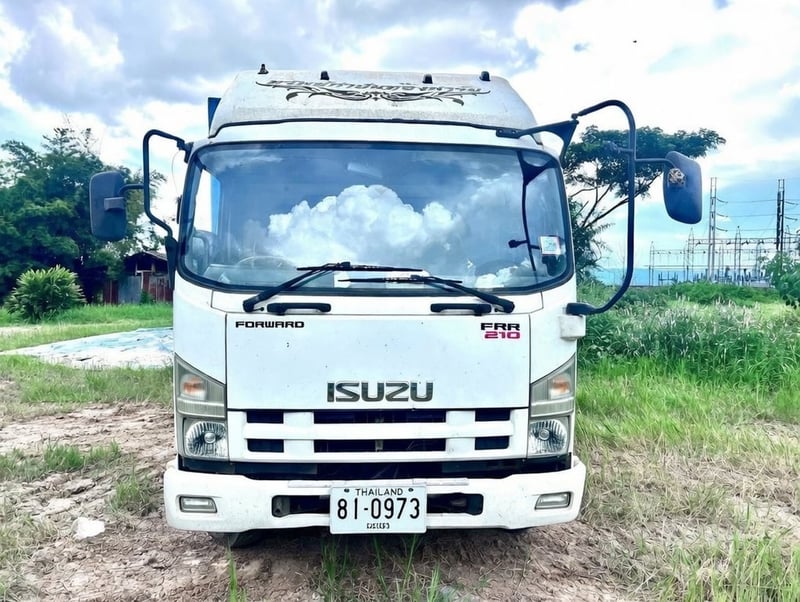 ISUZU FRR 210 ลงเครื่องนอก 240 แรง แจ้งลงเล่มแล้ว ISUZU FRR 210 ลงเครื่องนอก 240 แรง แจ้งลงเล่มแล้ว