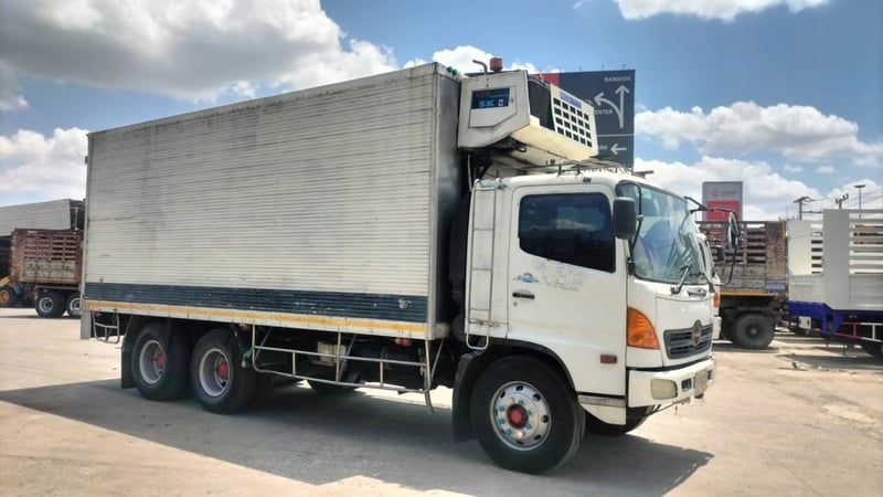 HINO สิบล้อ ตู้ห้องเย็น ฮีโน่เมก้า 260แรง เพลาเดียว รถบรรทุก 10ล้อ ตู้เย็น ปี2010
