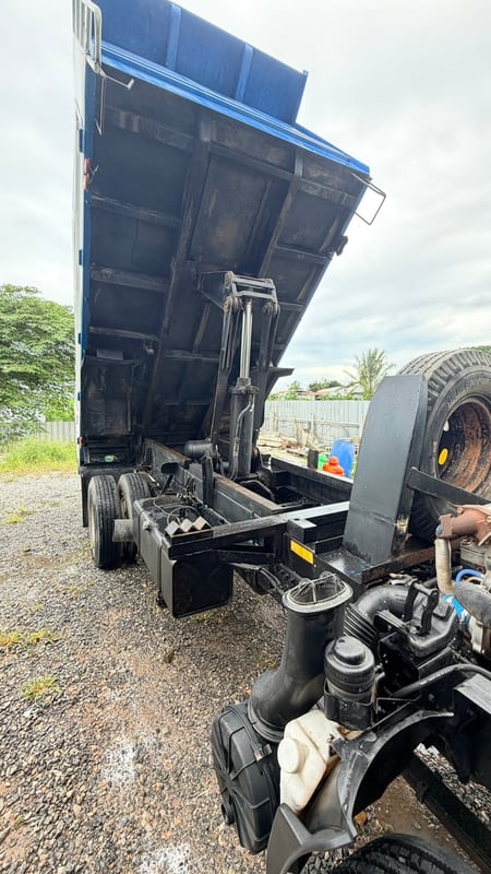 Isuzu 6 ล้อ  NPR150 แรง ปี 57 