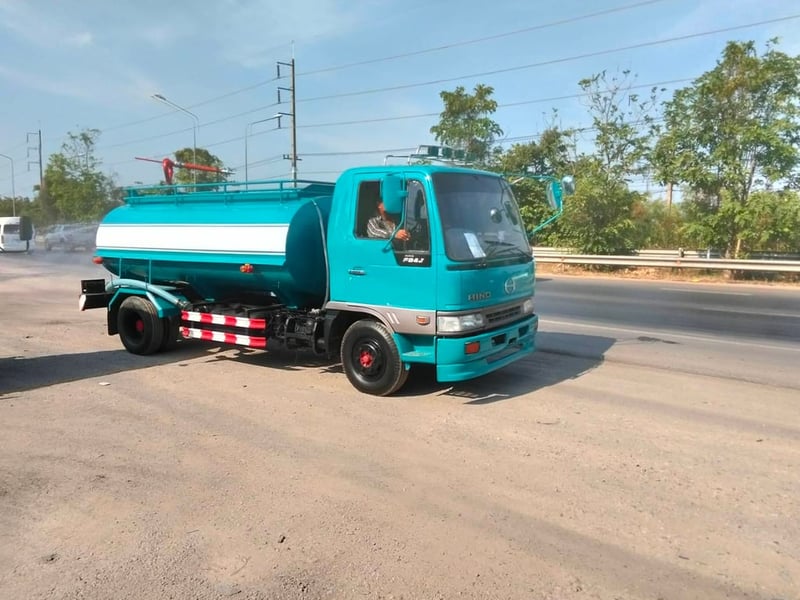 Hino 6 ล้อ FB4j150 ยูโร1 ปี40 รถน้ำ Hino 6 ล้อ FB4j150 ยูโร1 ปี40 รถน้ำ