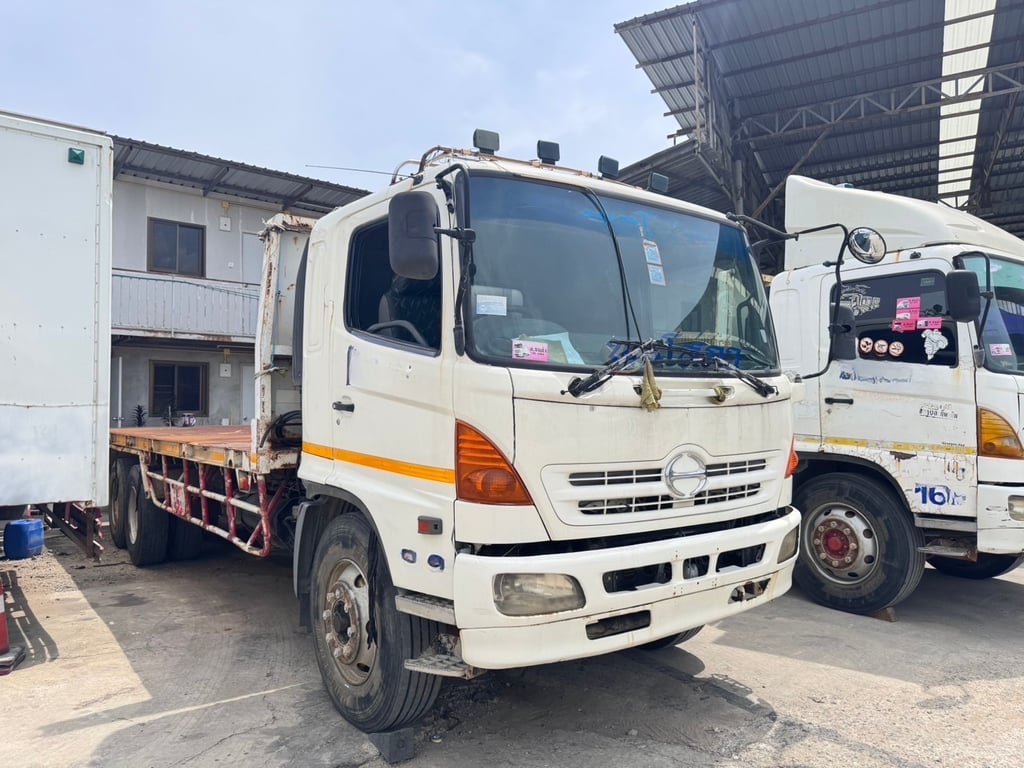 10 ล้อ พื้นเรียบ HINO 212 ปี 53 