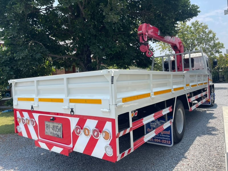 Isuzu Deca เครนท้องวีล่างบนตะขอพับ 5.50 ตัน ปี 48 FTR 200 แรง แอร์เย็น 