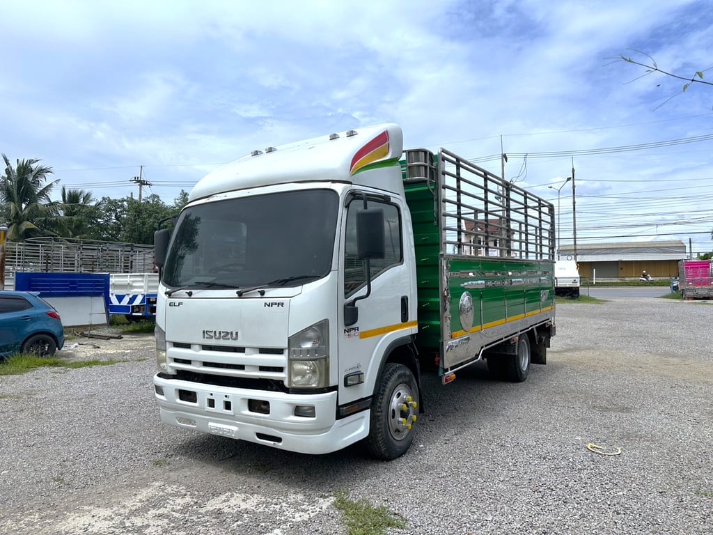 ISUZU NPR150 ปี53 กระบะยาว 5 เมตร เครื่อง 4HK1 150 แรงม้า ราคา 625,000 บาท ISUZU NPR150 ปี53 กระบะยาว 5 เมตร เครื่อง 4HK1 150 แรงม้า ราคา 625,000 บาท