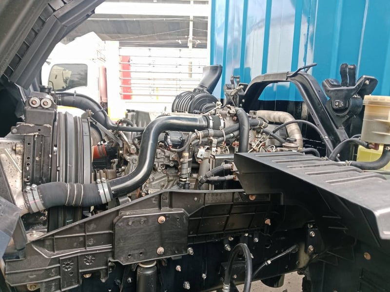 ISUZU FTR 240 ปี61 ตู้10บาน ยาว 7.60 ม.