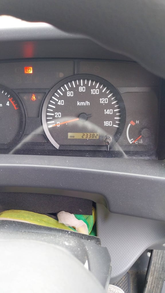 Isuzu NMR130 รถคอก ไมล์น้อย  (เจ้าของขายเอง)