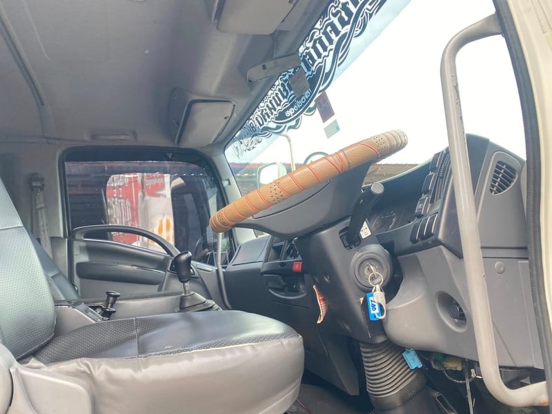 Isuzu FVM 240 เเรง  เพลาเดียว 7.8เมตรปี 61 ราคา 1,300,000 บาท 