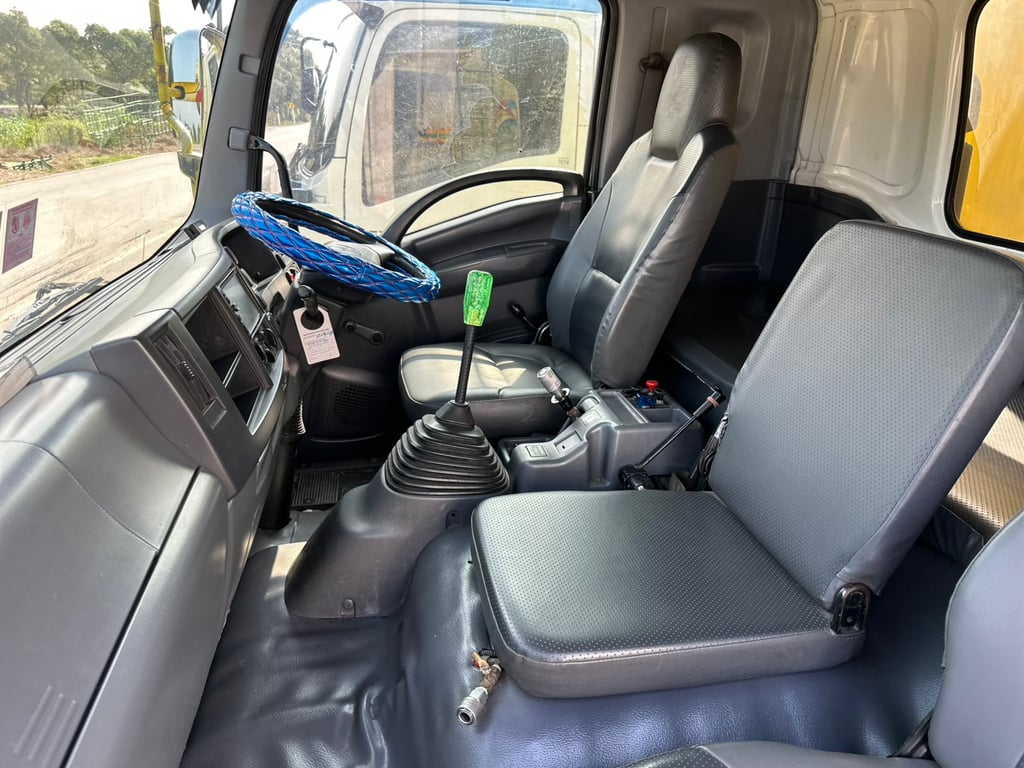 FXZ 360 ปี 56 ไมล์น้อย 573,000 กม. แม่ 12 ล้อ ยาว 6.2 ม. ตัวลูก 3 เพลา 7 ม.ดั้มแม่ลูก FXZ 360 ปี 56 ไมล์น้อย 573,000 กม. แม่ 12 ล้อ ยาว 6.2 ม. ตัวลูก 3 เพลา 7 ม.ดั้มแม่ลูก