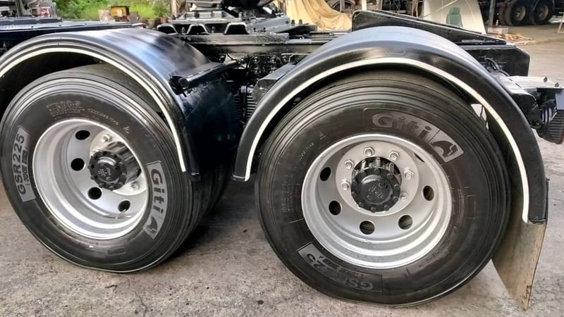 หัวลากฮีโน่เมก้า ซีรี่ย์ 500 FM2P 380แรง ปี 2557 หัวลากฮีโน่เมก้า ซีรี่ย์ 500 FM2P 380แรง ปี 2557