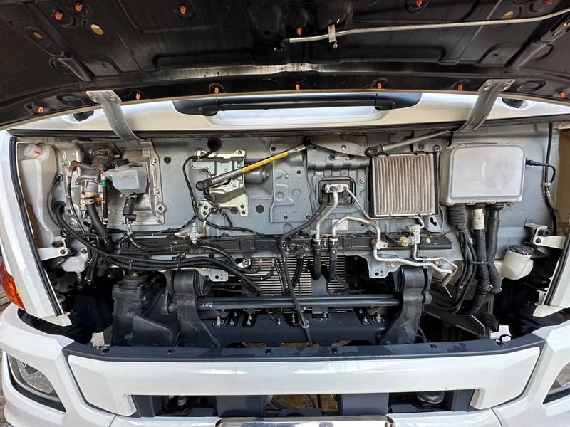 Hino GL8J 240แรง ตู้ bbc วัดใน ยาว7.7ม กว้าง2.4ม สูง2.6  