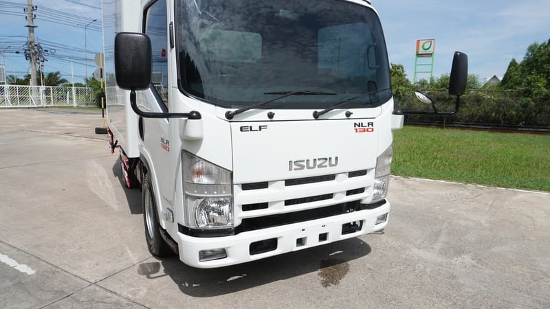 ISUZU NLR130 ปี57 ตู้ทึบ