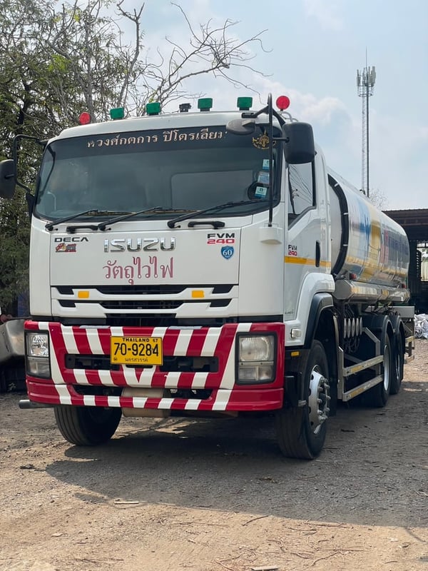 Isuzu FVM 240 รถน้ำมัน ปี 60 แท้ง 18,000 ลิตร