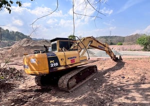 KOMATSU 210-8 mo กล้องหลัง ไฟฟ้าครบ รถพร้อมทำงาน เอกสารเล่มทะเบียน 