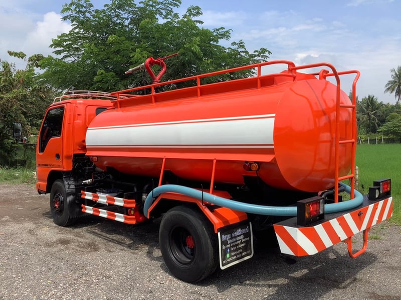 6 ล้อ Isuzu NQR175 แรง ปี 50  รถน้ำ 5,000 ลิตร  