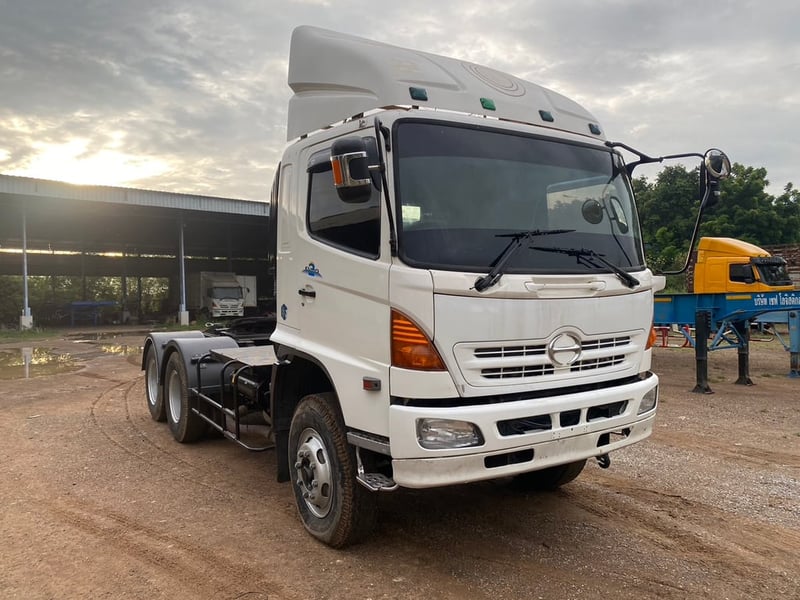 ฮีโน่เมก้า หัวลาก 320แรง ปี 2547 ราคา 520,000 บาท