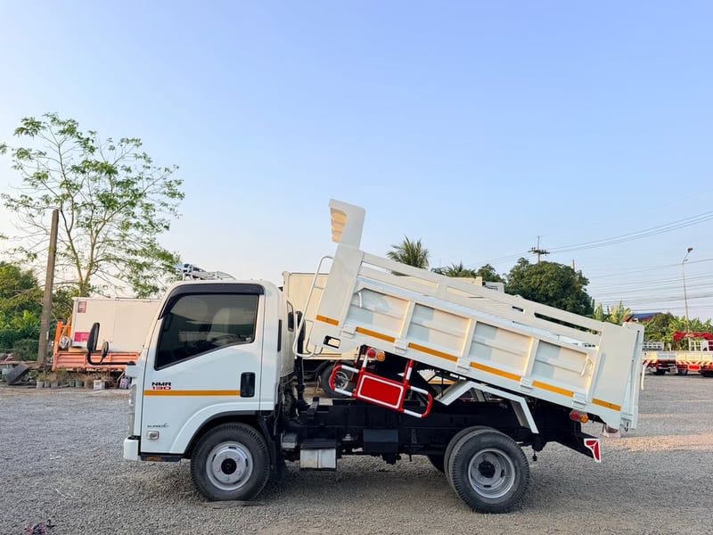 Isuzu NMR 130 ปี64 ดั้มพ์ 3คิว