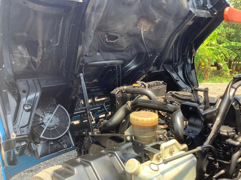 Isuzu FRR210 6 ล้อ รถน้ำ ปี 53 รถน้ำ 6,000 ลิตร Isuzu FRR210 6 ล้อ รถน้ำ ปี 53 รถน้ำ 6,000 ลิตร