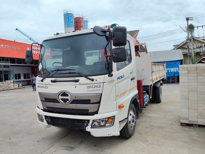 รถเครน HINO FC 155 ปี 63 กระบะดั้ม  ราคา 990,000 บาท 