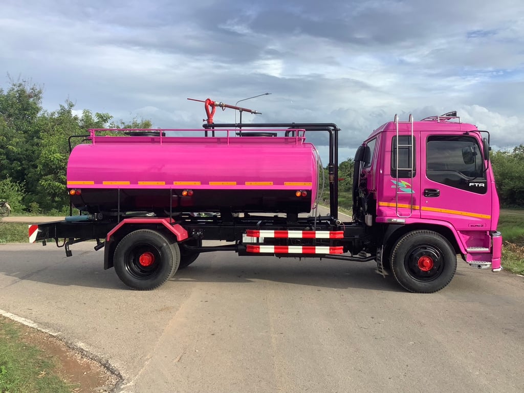Isuzu 6 ล้อ #เดก้า 200แรง #รถน้ำ 6,000 ลิตร ปี48 