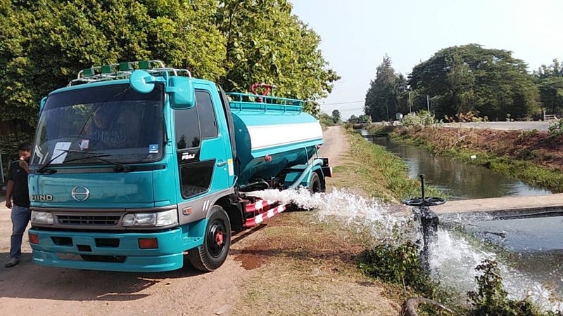 Hino 6 ล้อ FB4j150 ยูโร1 ปี40 รถน้ำ Hino 6 ล้อ FB4j150 ยูโร1 ปี40 รถน้ำ