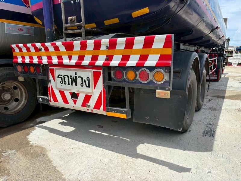 หางแท็งค์น้ำมัน 2 เพลา ปี40 ราคา 250,000 บาท 