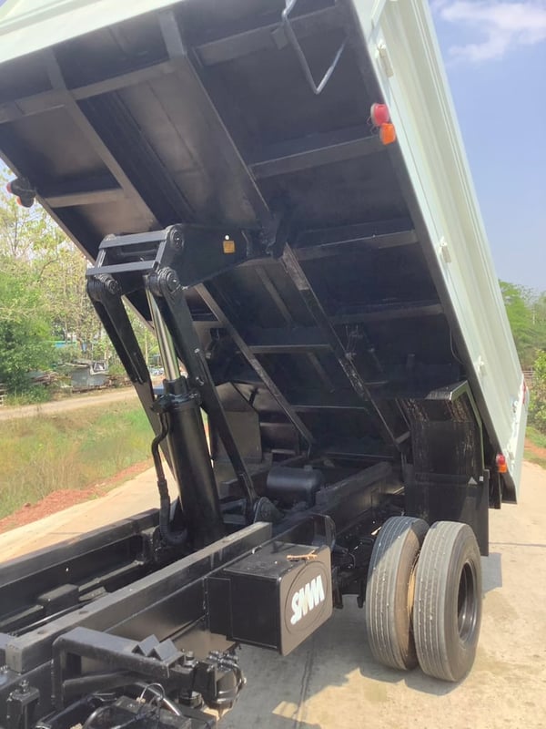 Hino 6 ล้อ(ดั้มพ์สามมิตร) ดูโท้ 136แรง ยูโร2 ปี50