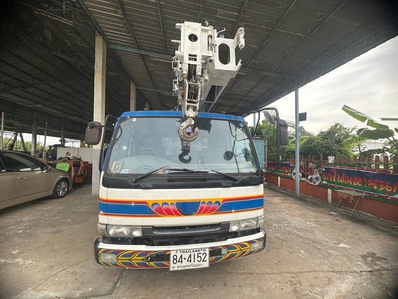 Nissan 6 ล้อเครน 7 ตัน  ราคา  550,000