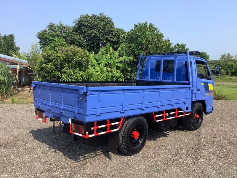 Isuzu 4 ล้อ NKR 88แรง(รถห้างแท้) ปี37