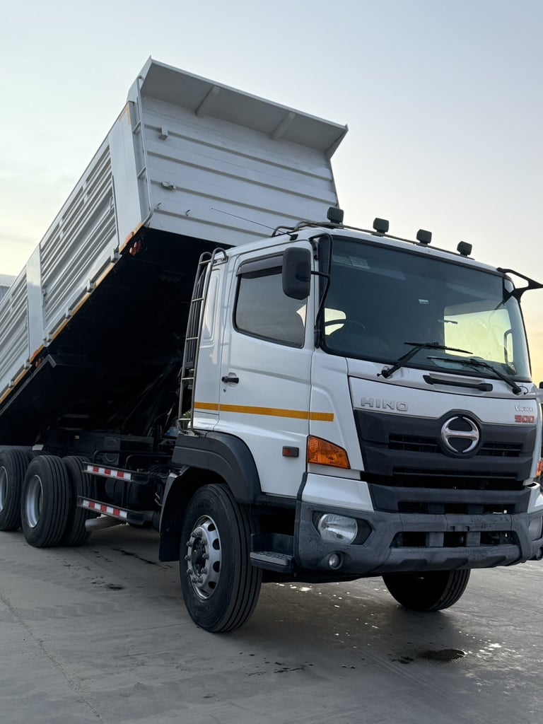 ขายรถโซว์ HINO FM1A 344 แรง กระบะดั้มสามมิตร สภาพใหม่ป้ายแดง