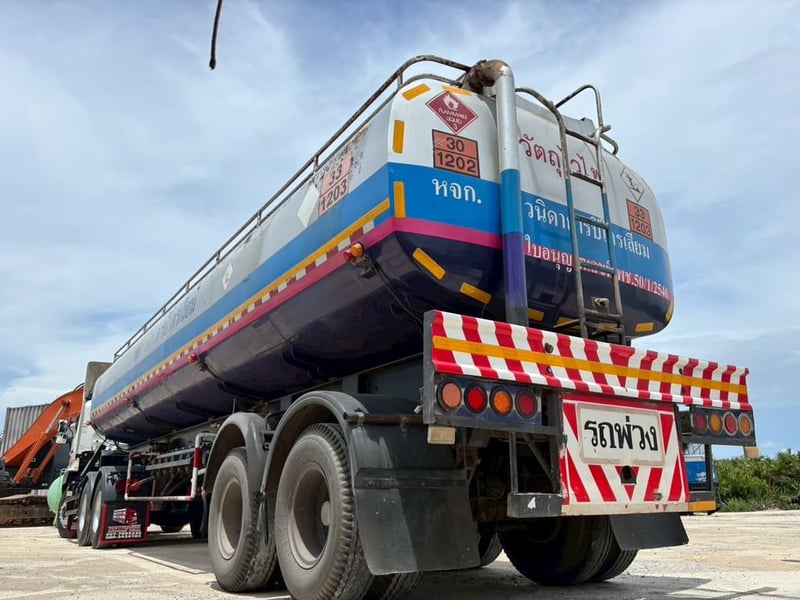 หางแท็งค์น้ำมัน 2 เพลา ปี40 ราคา 250,000 บาท 