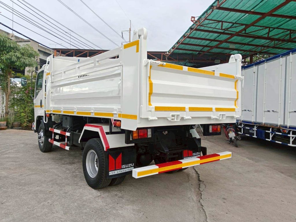 ISUZU FRR210 ปี65 ดั๊มพ์5คิว