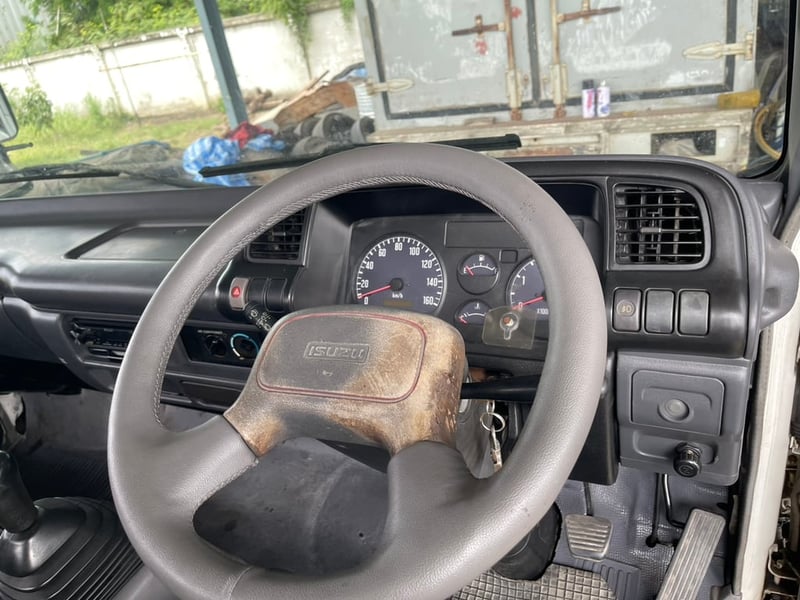 Isuzu NQR 150 แรงเทอร์โบ ปี 50 เพาเวอร์ แอร์เย็น ยาว 5.50 ม สีเดิมทั้งคัน 