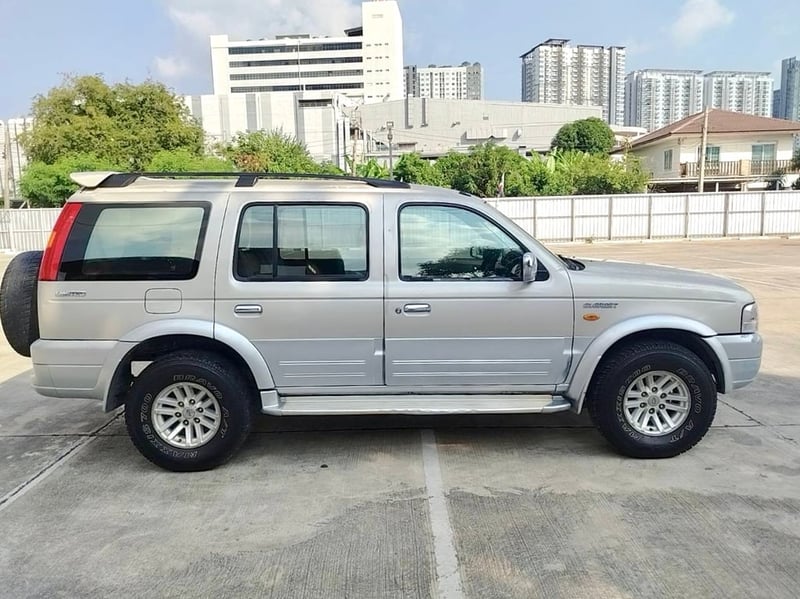 FORD EVEREST 2.5 ดีเซล เกียร์ออโต้ ปี47