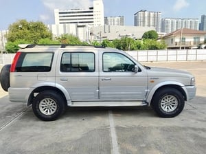 FORD EVEREST 2.5 ดีเซล เกียร์ออโต้ ปี47