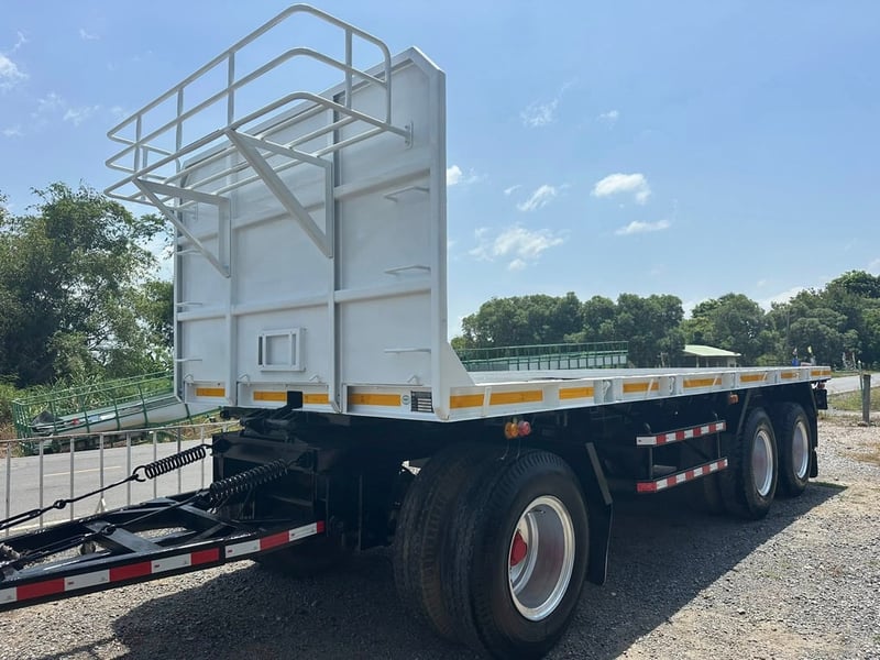 ลูกพ่วง สามเพลา สามมิตรแท้ มือเดียวออกป้ายแดง ปี 55 ราคา 270,000 บาท ลูกพ่วง สามเพลา สามมิตรแท้ มือเดียวออกป้ายแดง ปี 55 ราคา 270,000 บาท