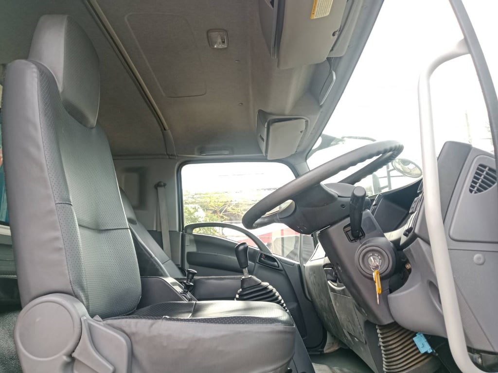 ISUZU FTR 240 ปี61 ตู้10บาน ยาว 7.60 ม.