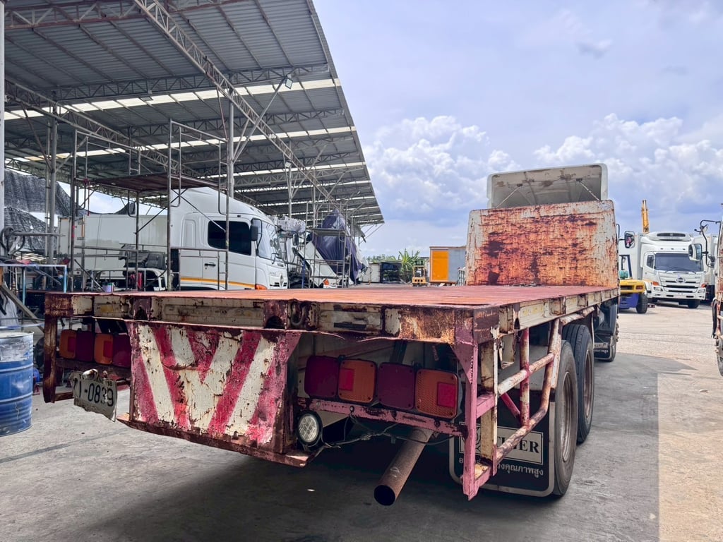 10 ล้อ พื้นเรียบ HINO 212 ปี 53 